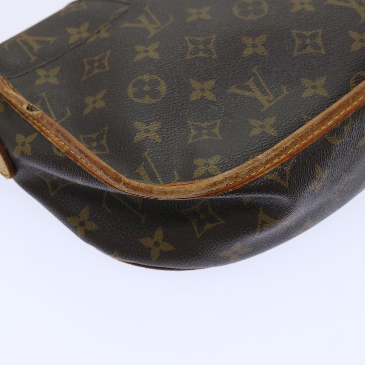 LOUIS VUITTON Monogram Menilmontant PM Shoulder Bag M40474 LV Auth 69878