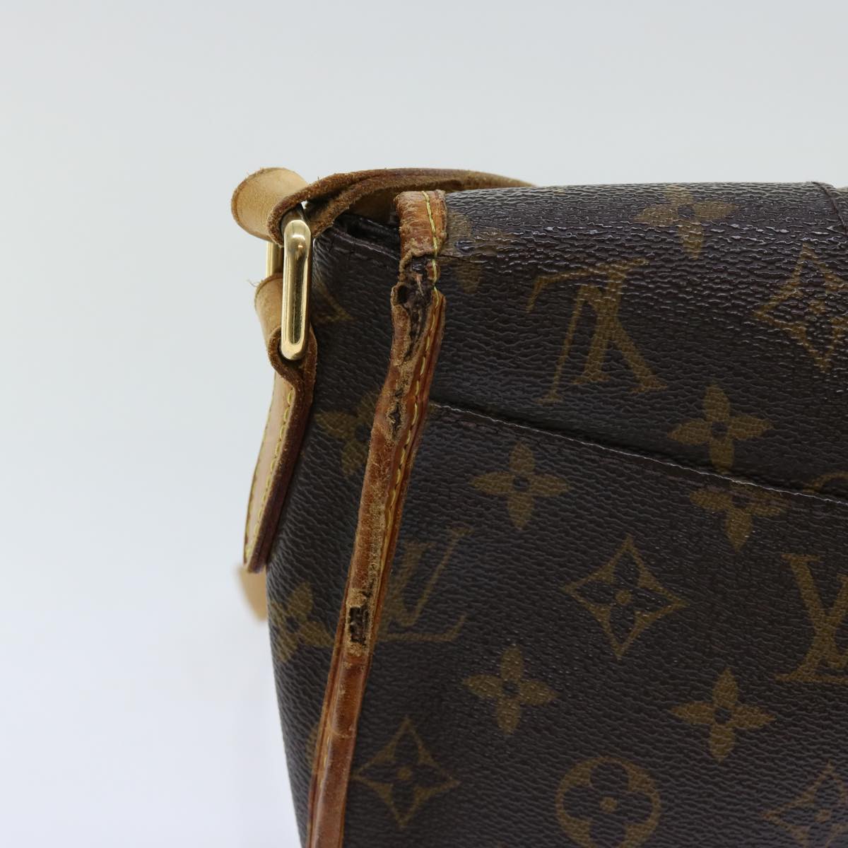 LOUIS VUITTON Monogram Menilmontant PM Shoulder Bag M40474 LV Auth 69878