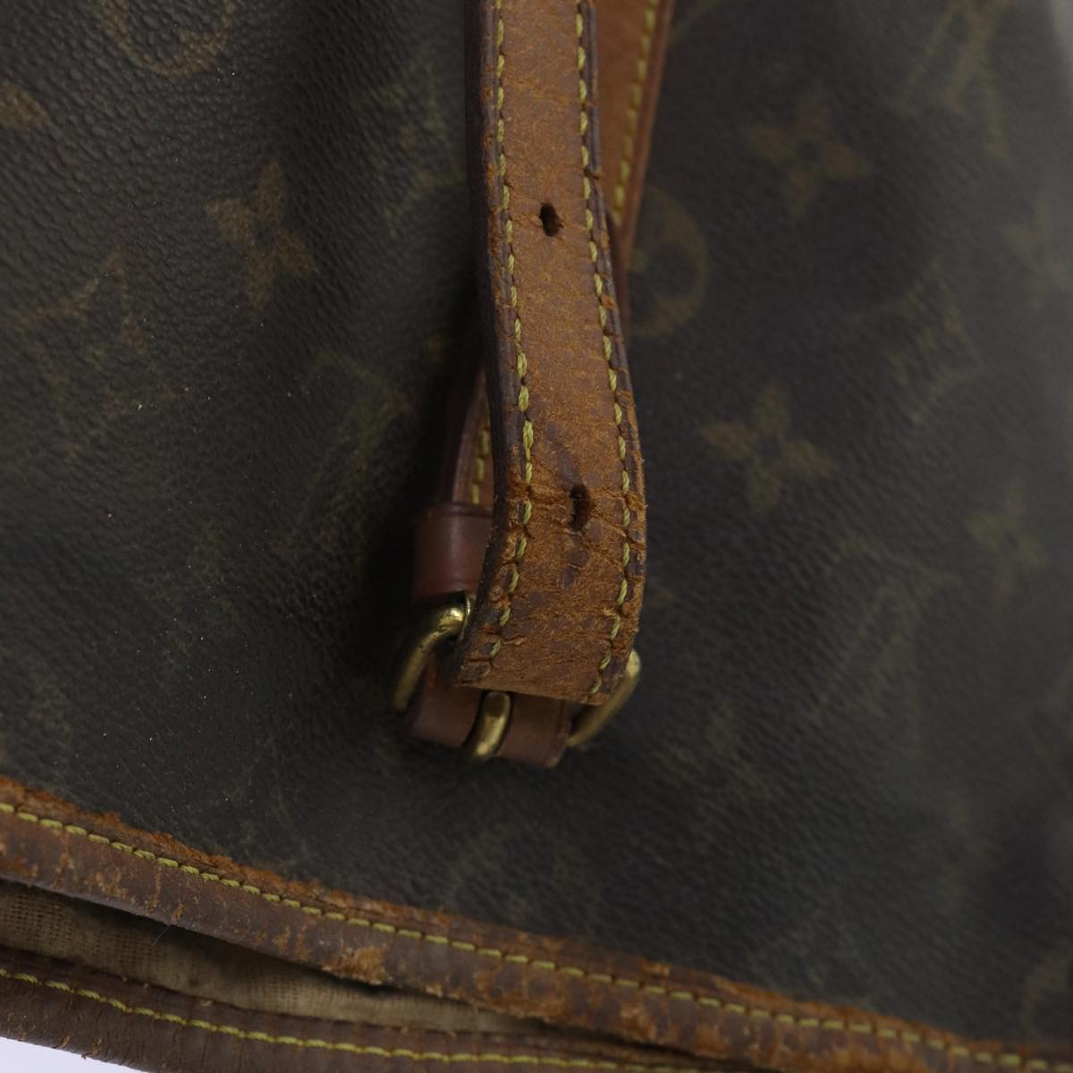 LOUIS VUITTON Monogram Bucket GM Shoulder Bag M42236 LV Auth 69938