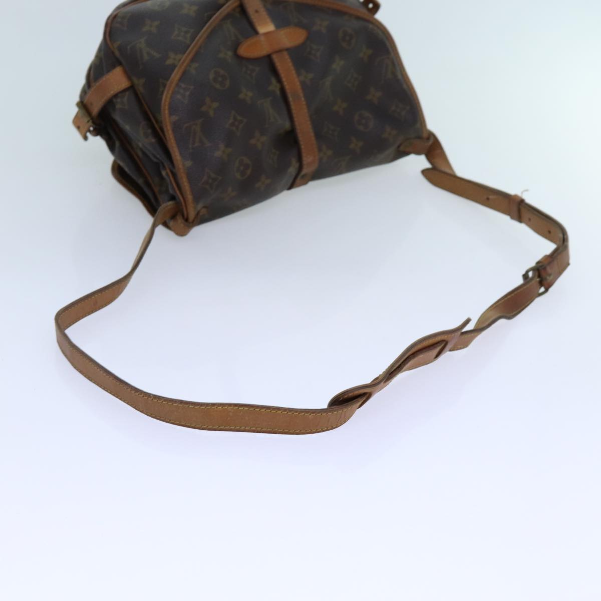 LOUIS VUITTON Monogram Saumur 30 Shoulder Bag M42256 LV Auth 70067