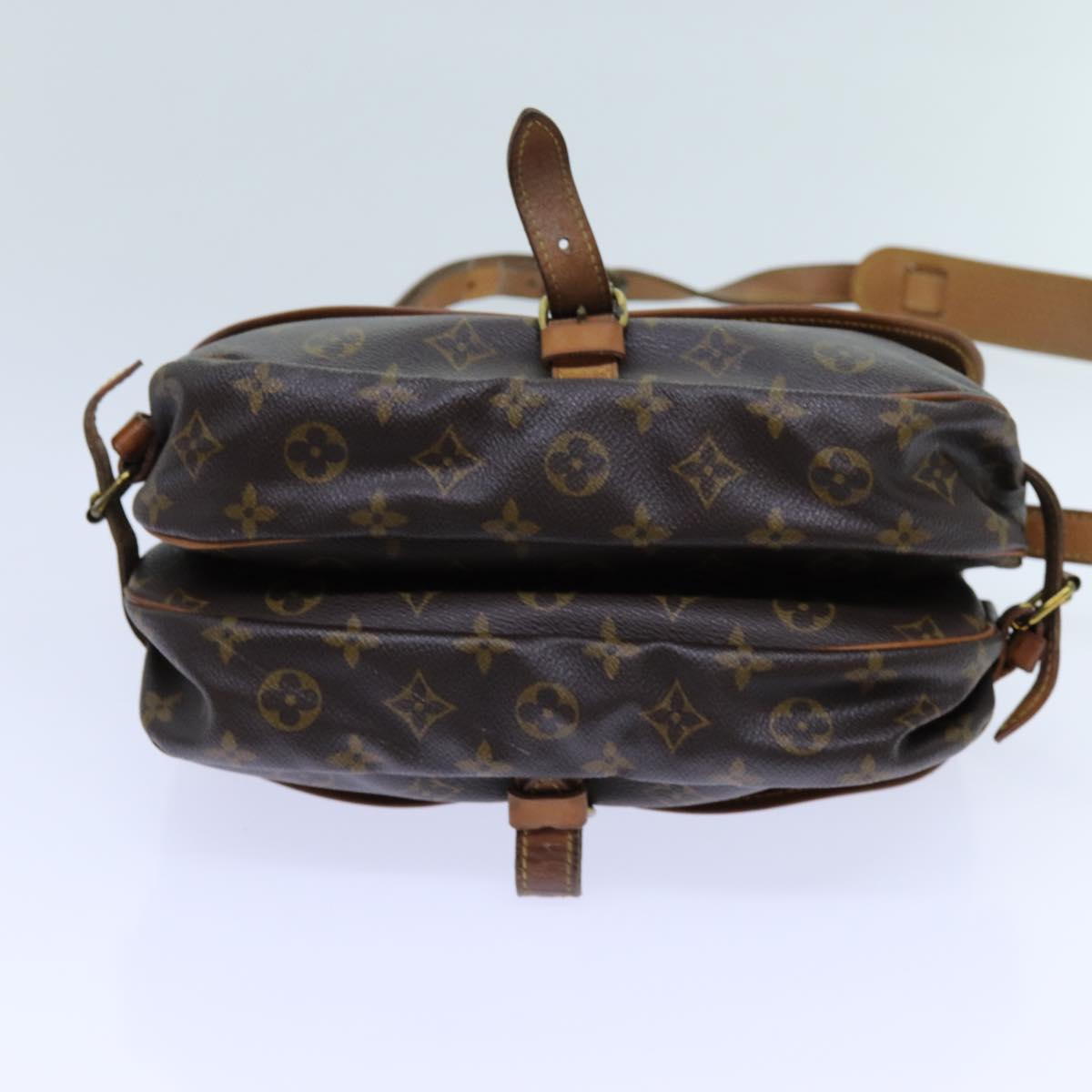 LOUIS VUITTON Monogram Saumur 30 Shoulder Bag M42256 LV Auth 70067