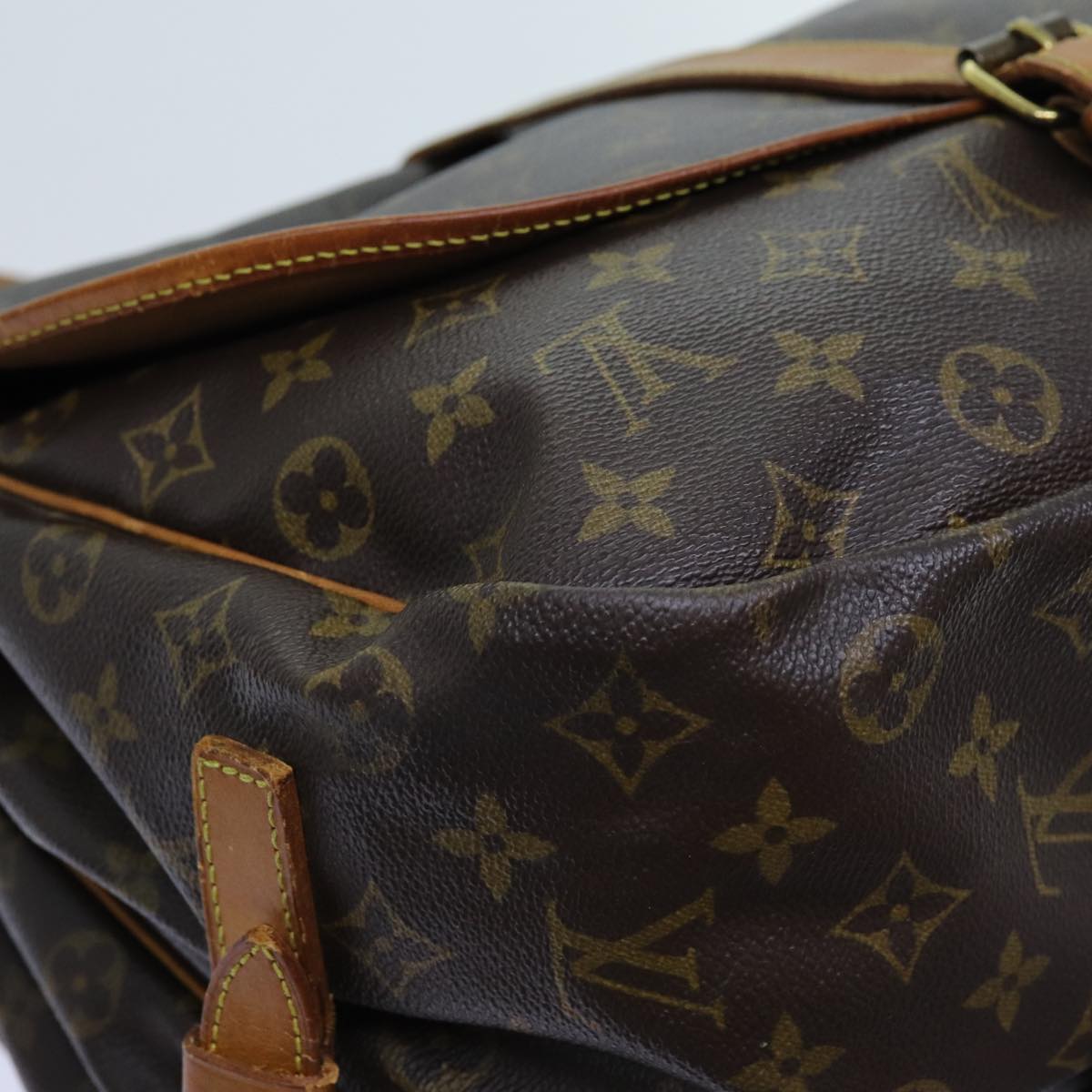 LOUIS VUITTON Monogram Saumur 35 Shoulder Bag M42254 LV Auth 70072