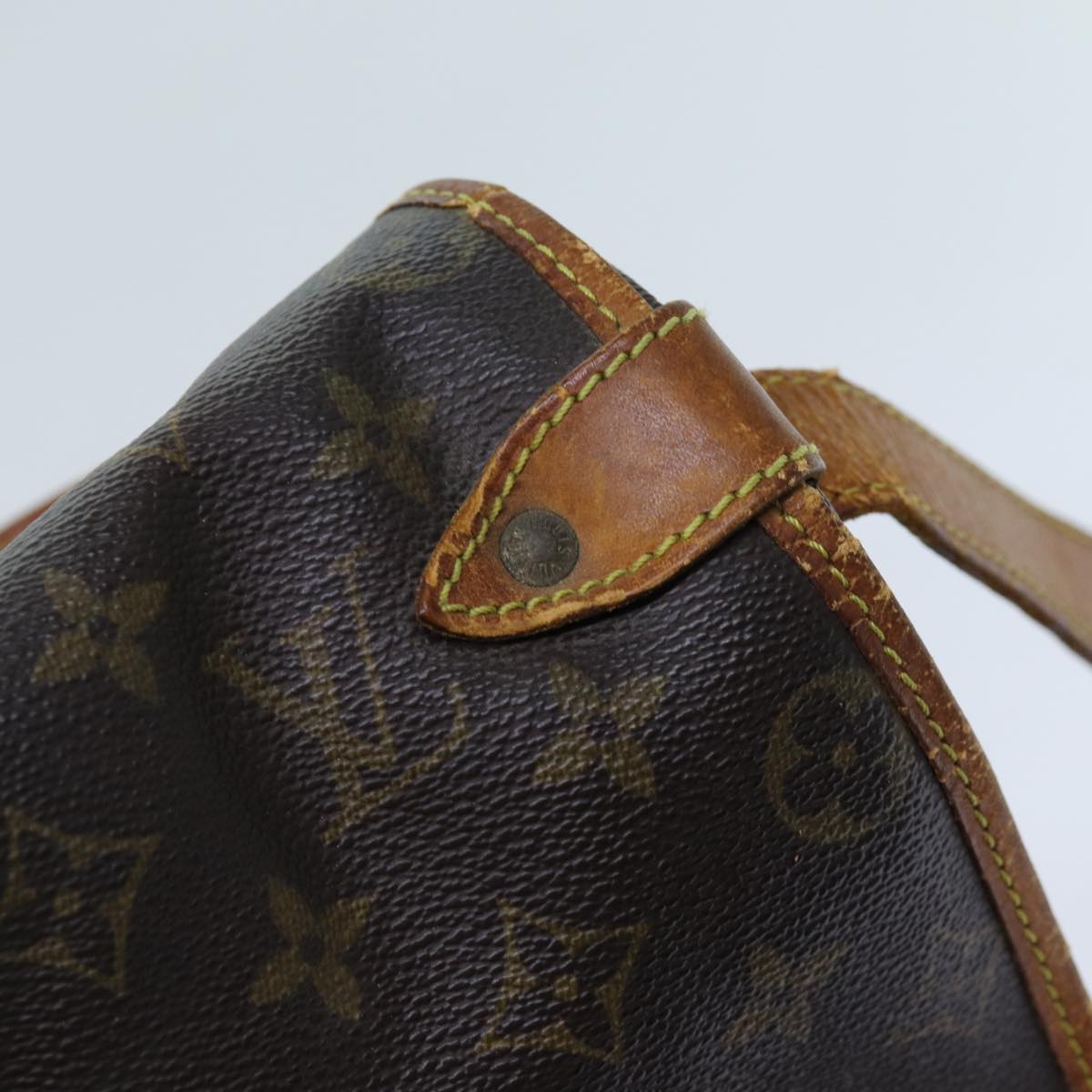 LOUIS VUITTON Monogram Saumur 35 Shoulder Bag M42254 LV Auth 70072