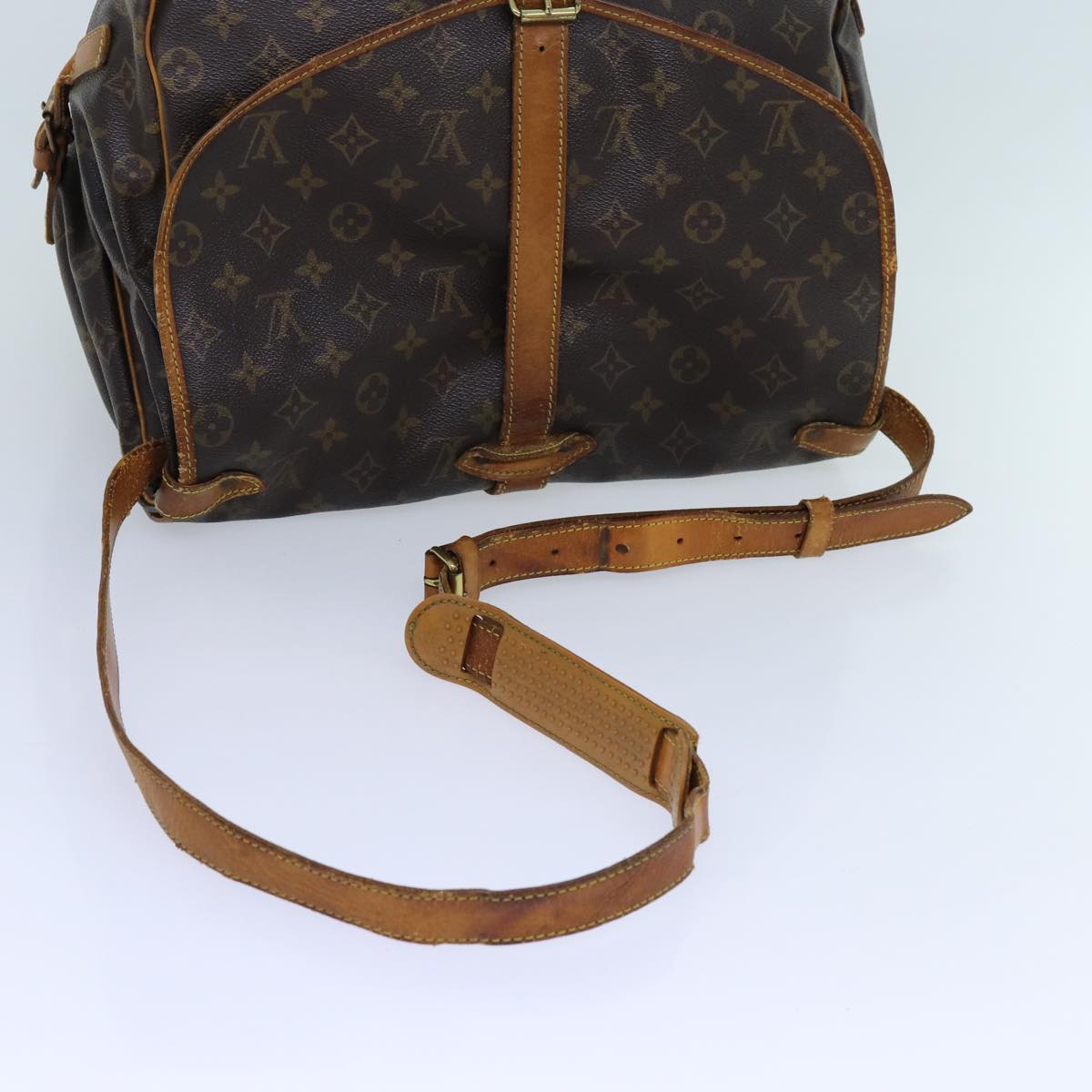 LOUIS VUITTON Monogram Saumur 35 Shoulder Bag M42254 LV Auth 70072