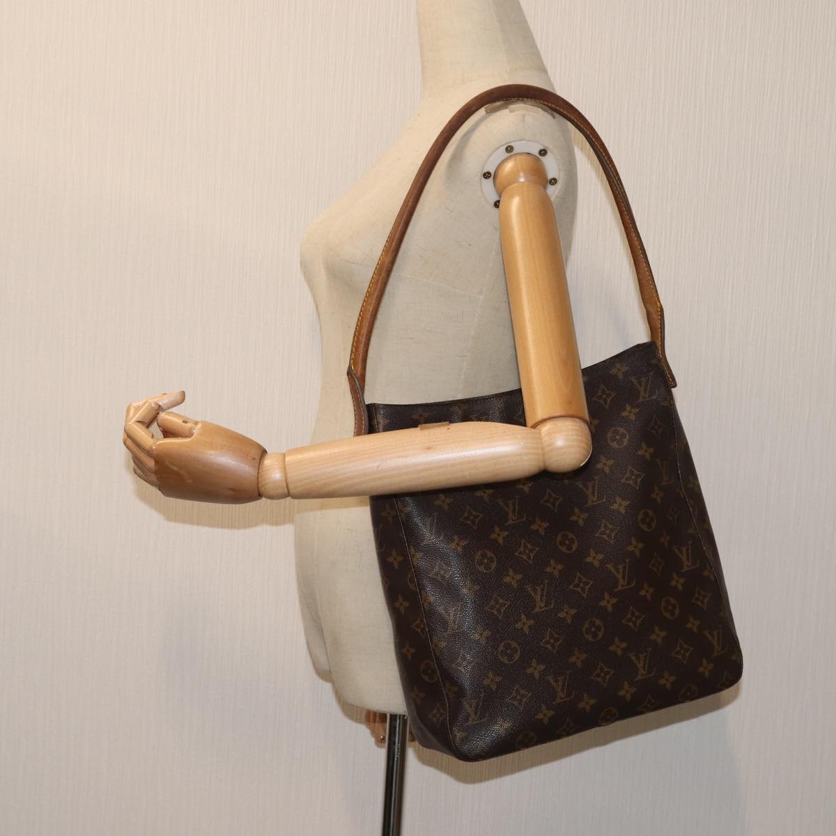 LOUIS VUITTON Monogram Looping GM Shoulder Bag M51145 LV Auth 70088