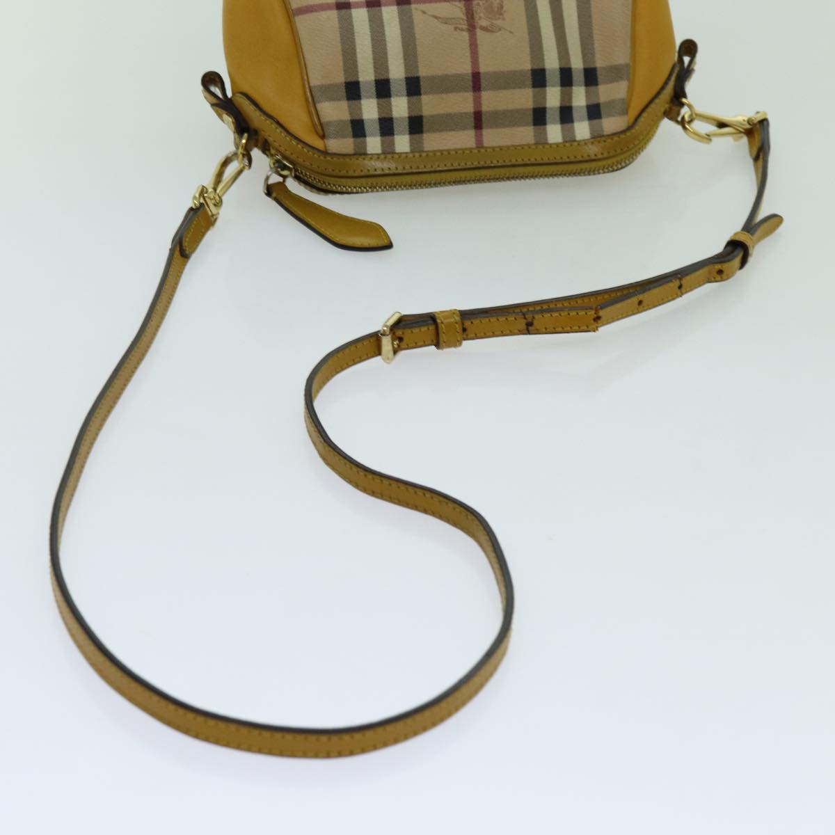 BURBERRY Nova Check Shoulder Bag PVC Leather Beige Auth 70150