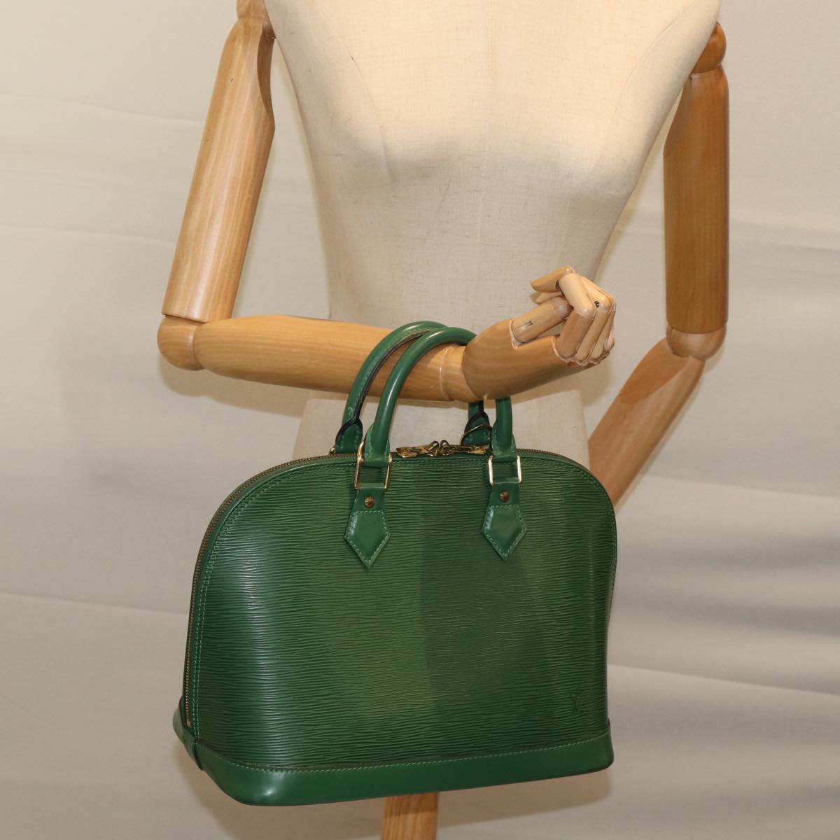 LOUIS VUITTON Epi Alma Hand Bag Borneo Green M52144 LV Auth 70230