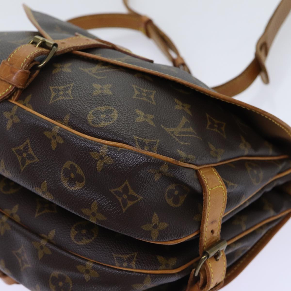 LOUIS VUITTON Monogram Saumur 30 Shoulder Bag M42256 LV Auth 70247