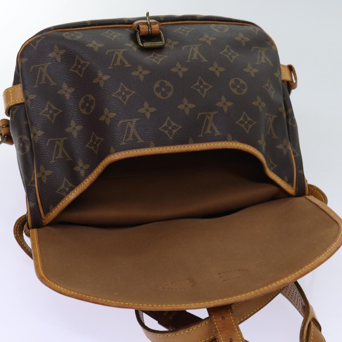 LOUIS VUITTON Monogram Saumur 30 Shoulder Bag M42256 LV Auth 70247