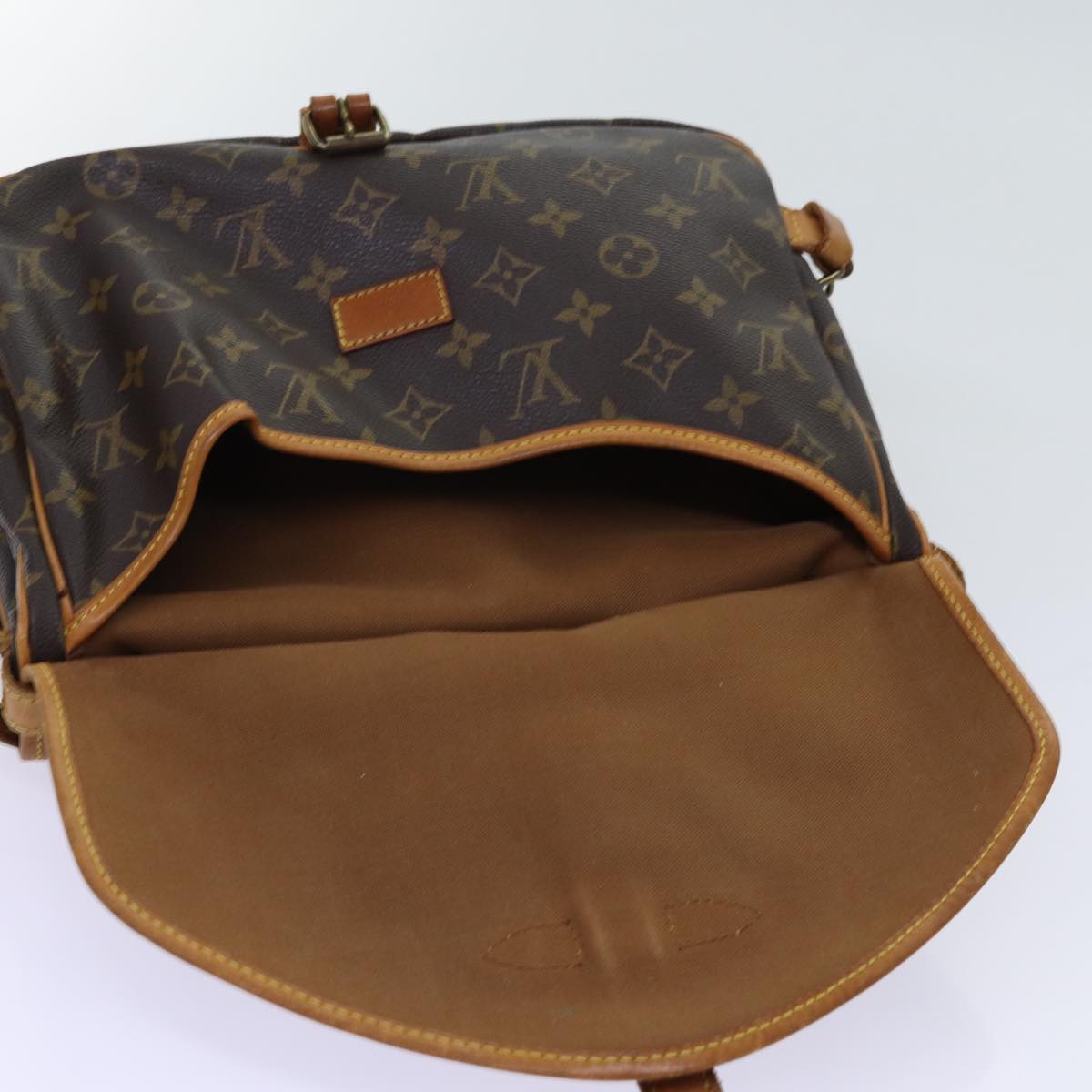 LOUIS VUITTON Monogram Saumur 30 Shoulder Bag M42256 LV Auth 70247