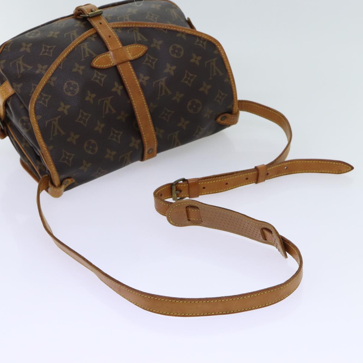 LOUIS VUITTON Monogram Saumur 30 Shoulder Bag M42256 LV Auth 70247