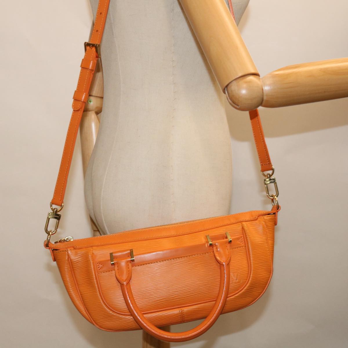 LOUIS VUITTON Epi Danura PM Shoulder Bag 2Way Orange Mandarin M5891H Auth 70248