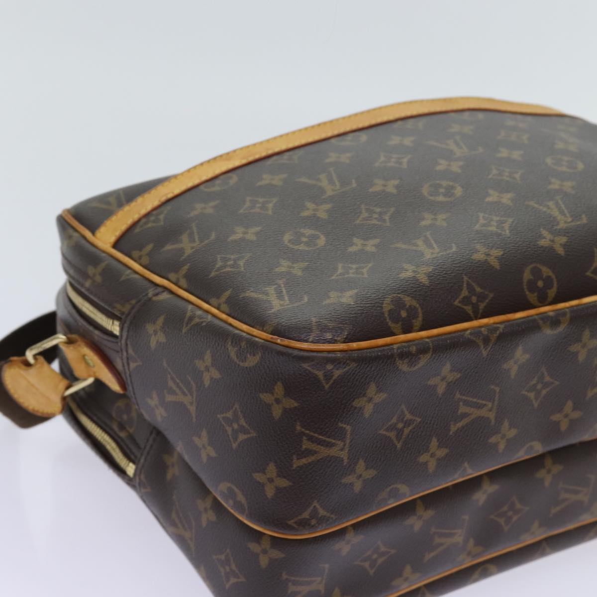 LOUIS VUITTON Monogram Reporter GM Shoulder Bag M45252 LV Auth 70267