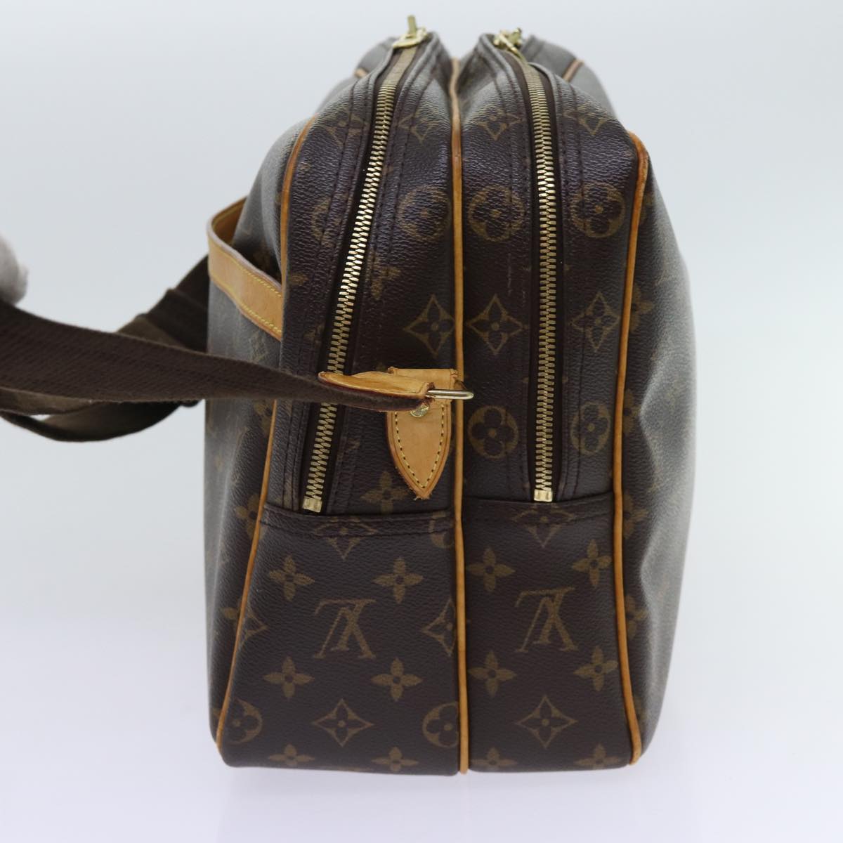 LOUIS VUITTON Monogram Reporter GM Shoulder Bag M45252 LV Auth 70267