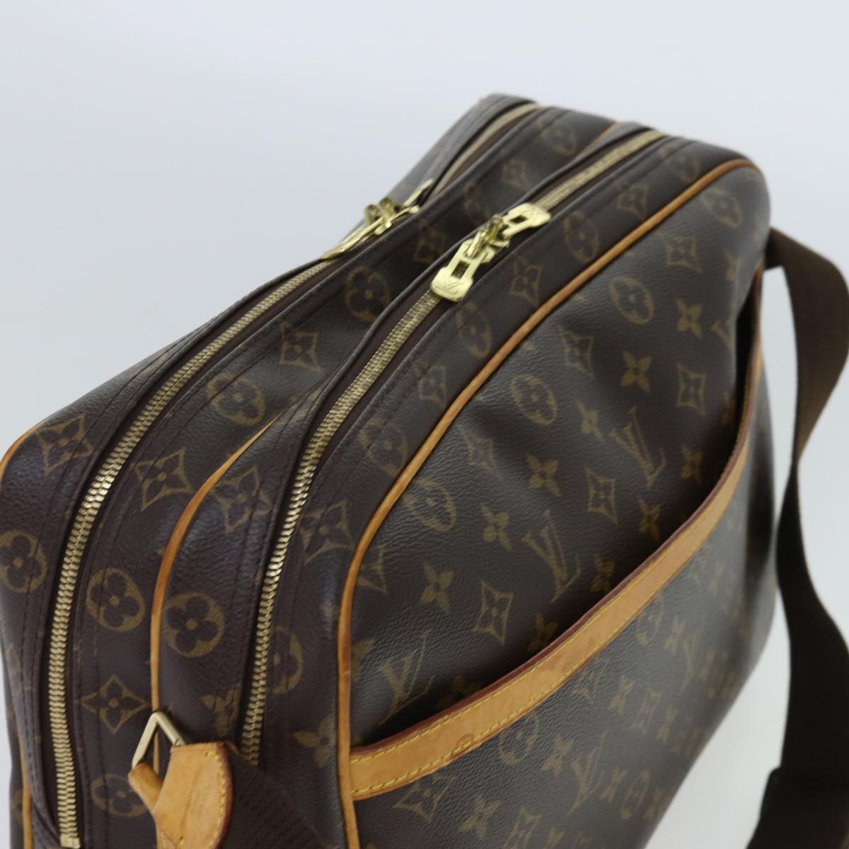 LOUIS VUITTON Monogram Reporter GM Shoulder Bag M45252 LV Auth 70267