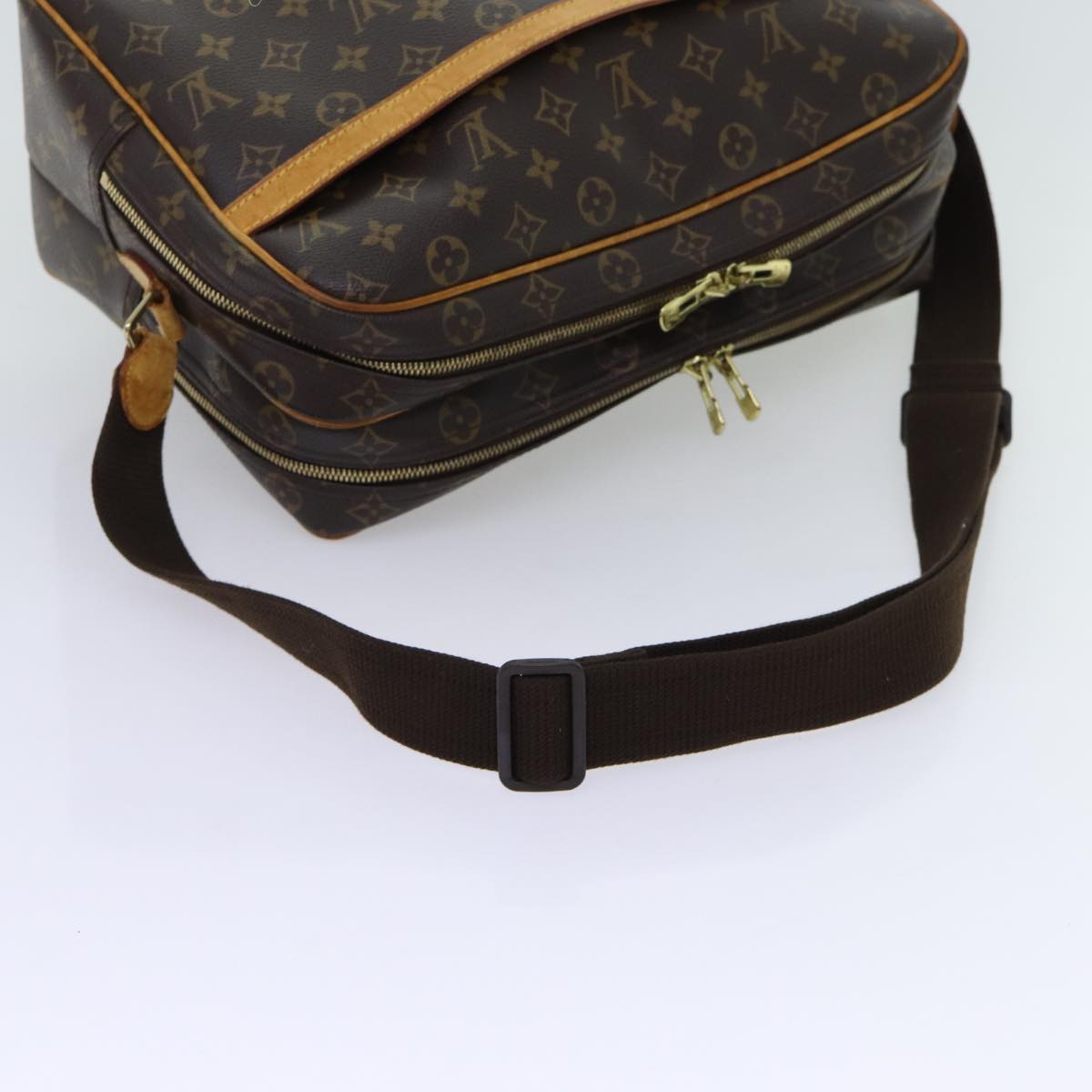 LOUIS VUITTON Monogram Reporter GM Shoulder Bag M45252 LV Auth 70267