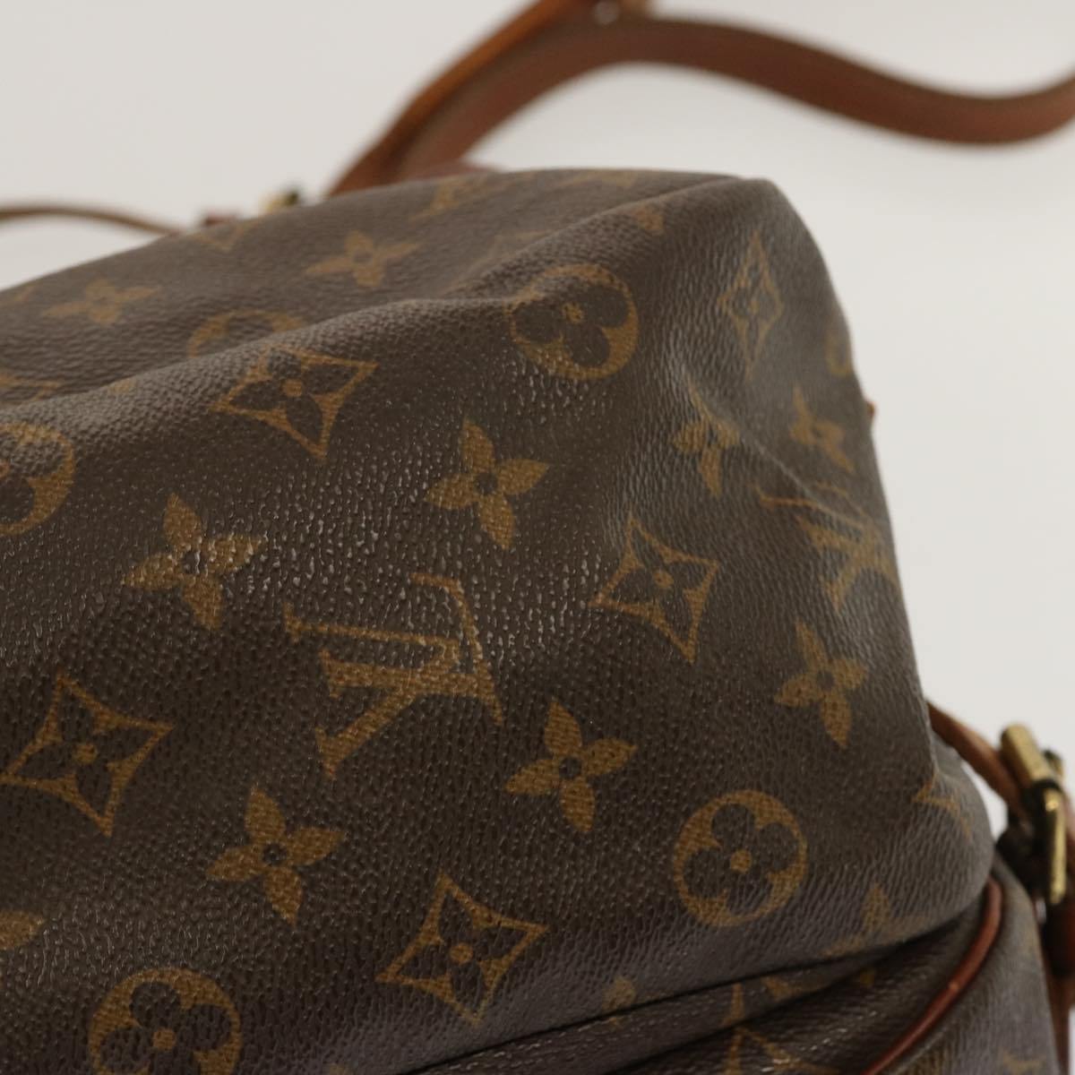 LOUIS VUITTON Monogram Saumur 35 Shoulder Bag M42254 LV Auth 70341