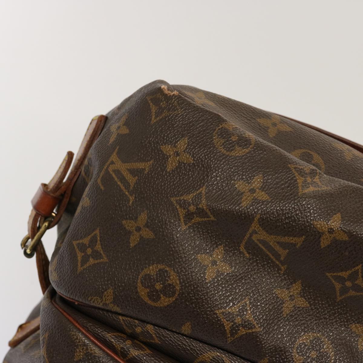 LOUIS VUITTON Monogram Saumur 35 Shoulder Bag M42254 LV Auth 70341