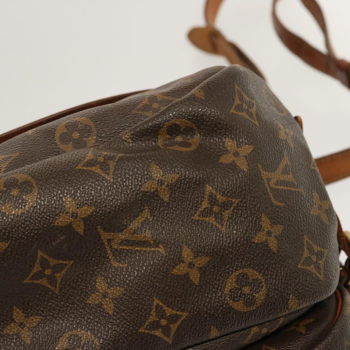 LOUIS VUITTON Monogram Saumur 35 Shoulder Bag M42254 LV Auth 70341