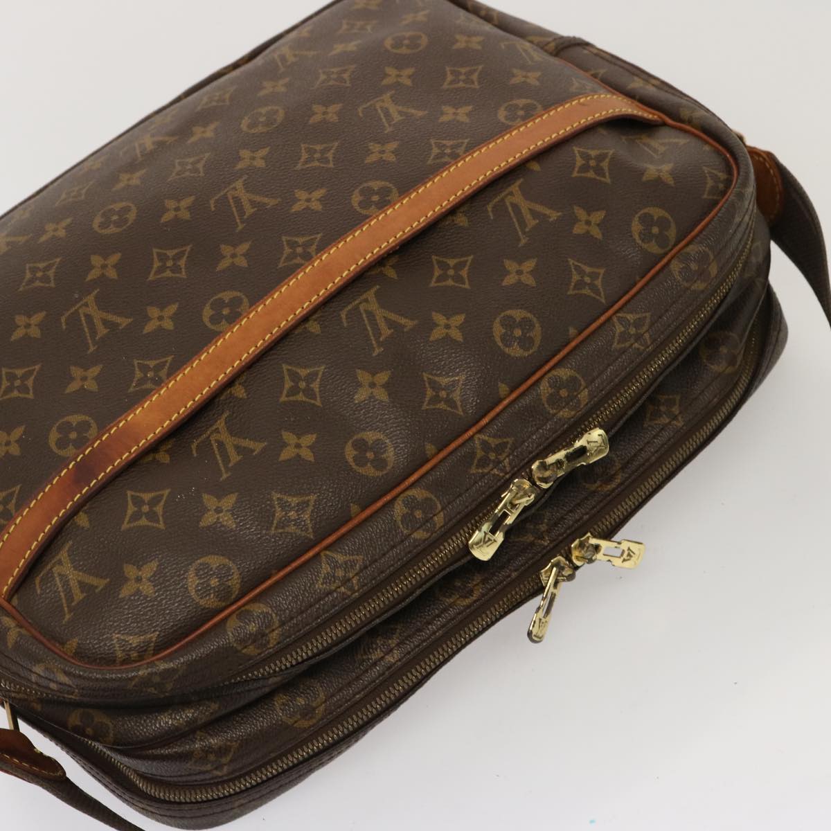 LOUIS VUITTON Monogram Reporter GM Shoulder Bag M45252 LV Auth 70363