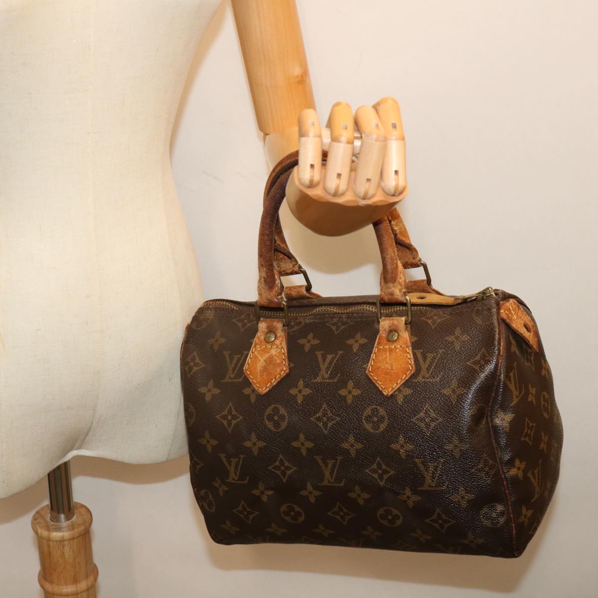 LOUIS VUITTON Monogram Speedy 25 Hand Bag M41528 LV Auth 70366