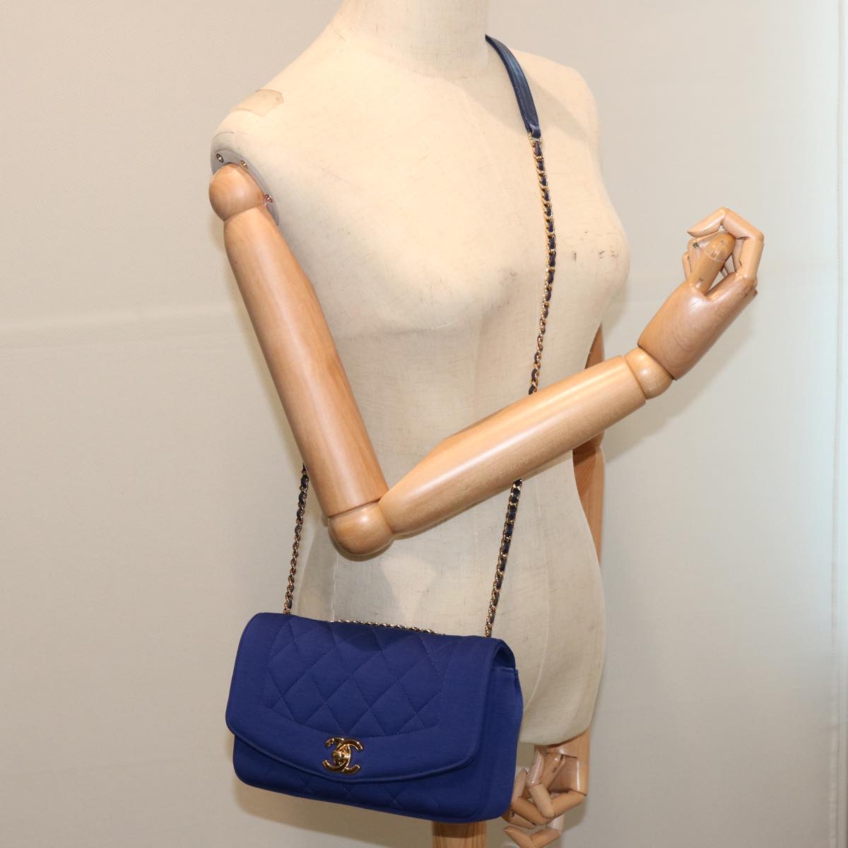 CHANEL Diana Matelasse Chain Shoulder Bag Canvas Blue CC Auth 70391A