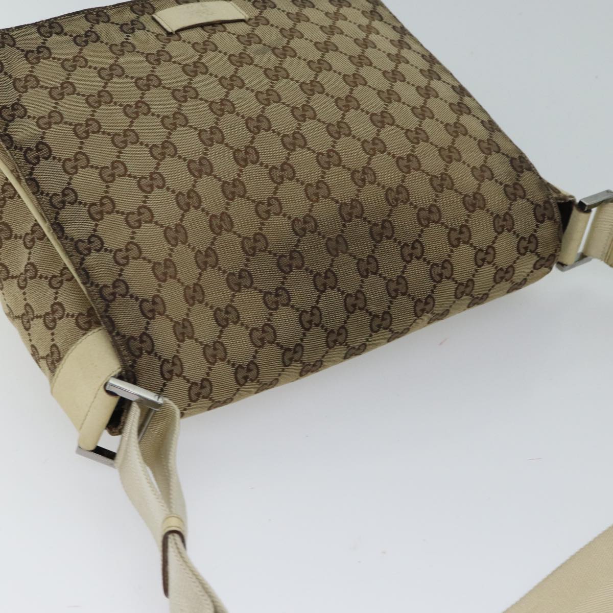 GUCCI GG Canvas Shoulder Bag Beige 146236 Auth 70400