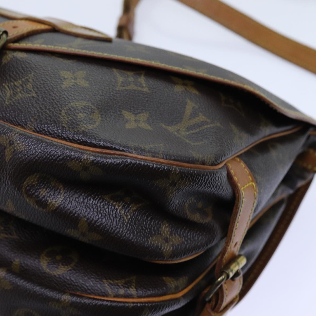 LOUIS VUITTON Monogram Saumur 30 Shoulder Bag M42256 LV Auth 70430