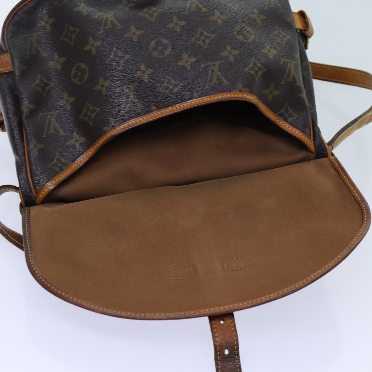 LOUIS VUITTON Monogram Saumur 30 Shoulder Bag M42256 LV Auth 70430