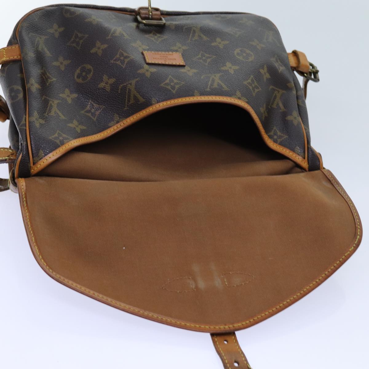 LOUIS VUITTON Monogram Saumur 30 Shoulder Bag M42256 LV Auth 70430