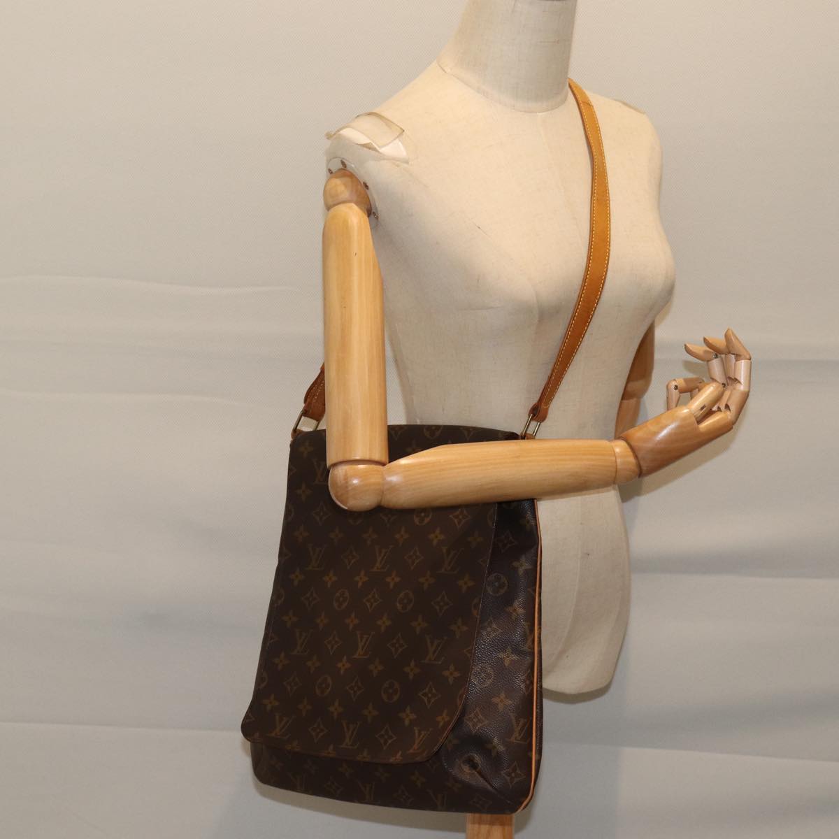 LOUIS VUITTON Monogram Musette Shoulder Bag M51256 LV Auth 70433