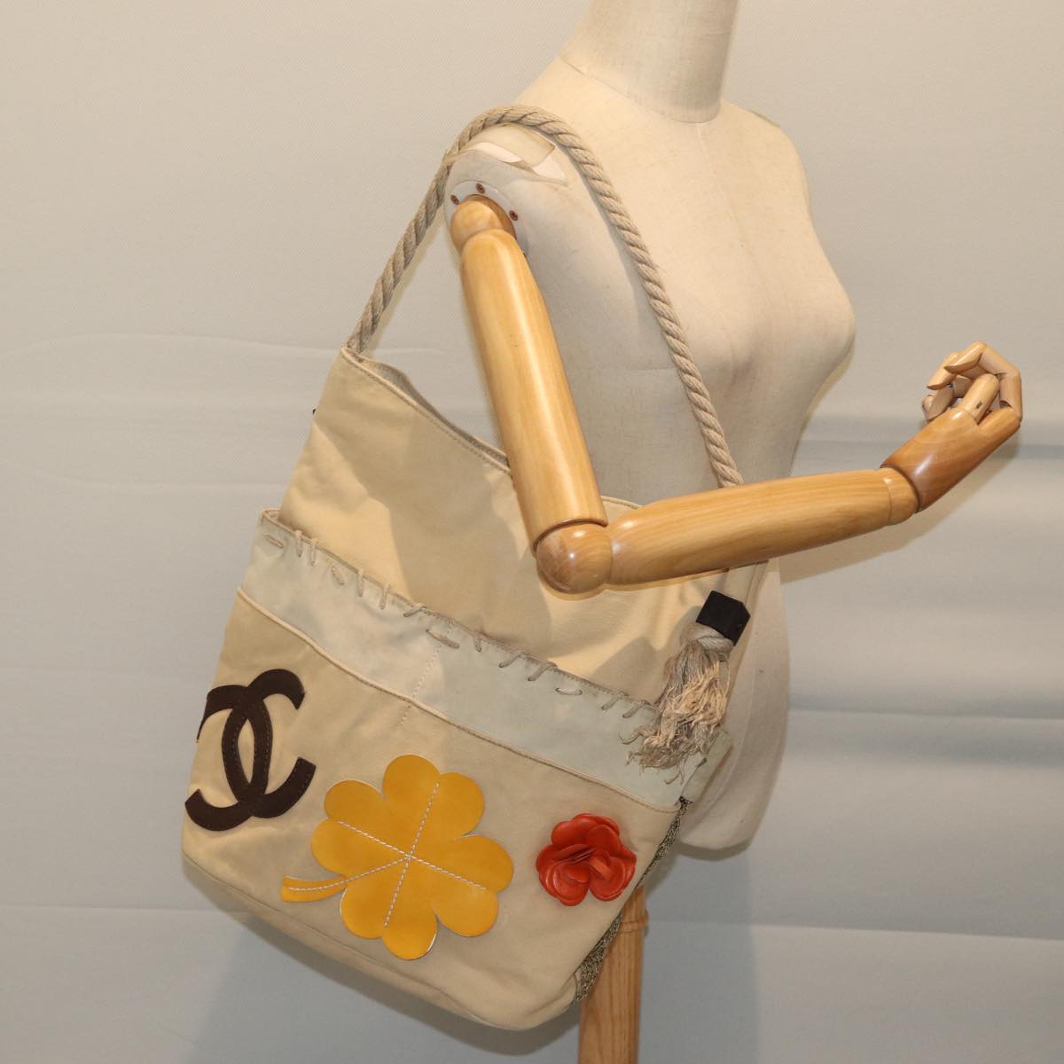 CHANEL Shoulder Bag Canvas Beige CC Auth 70461