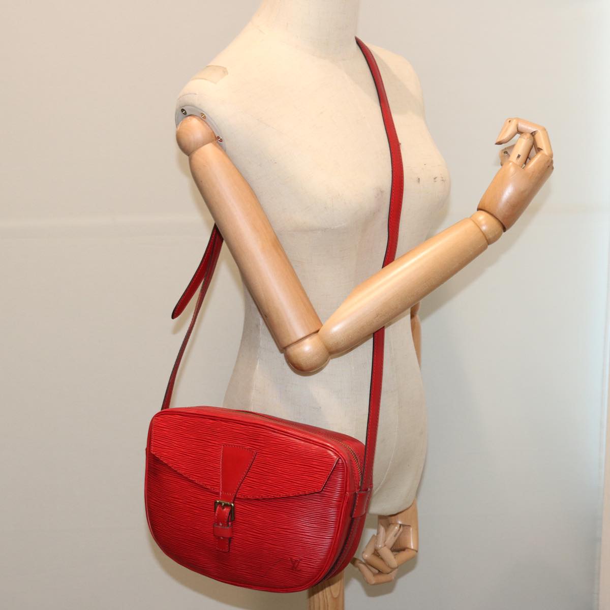 LOUIS VUITTON Epi Jeune Fille MM Shoulder Bag Red M52157 LV Auth 70508