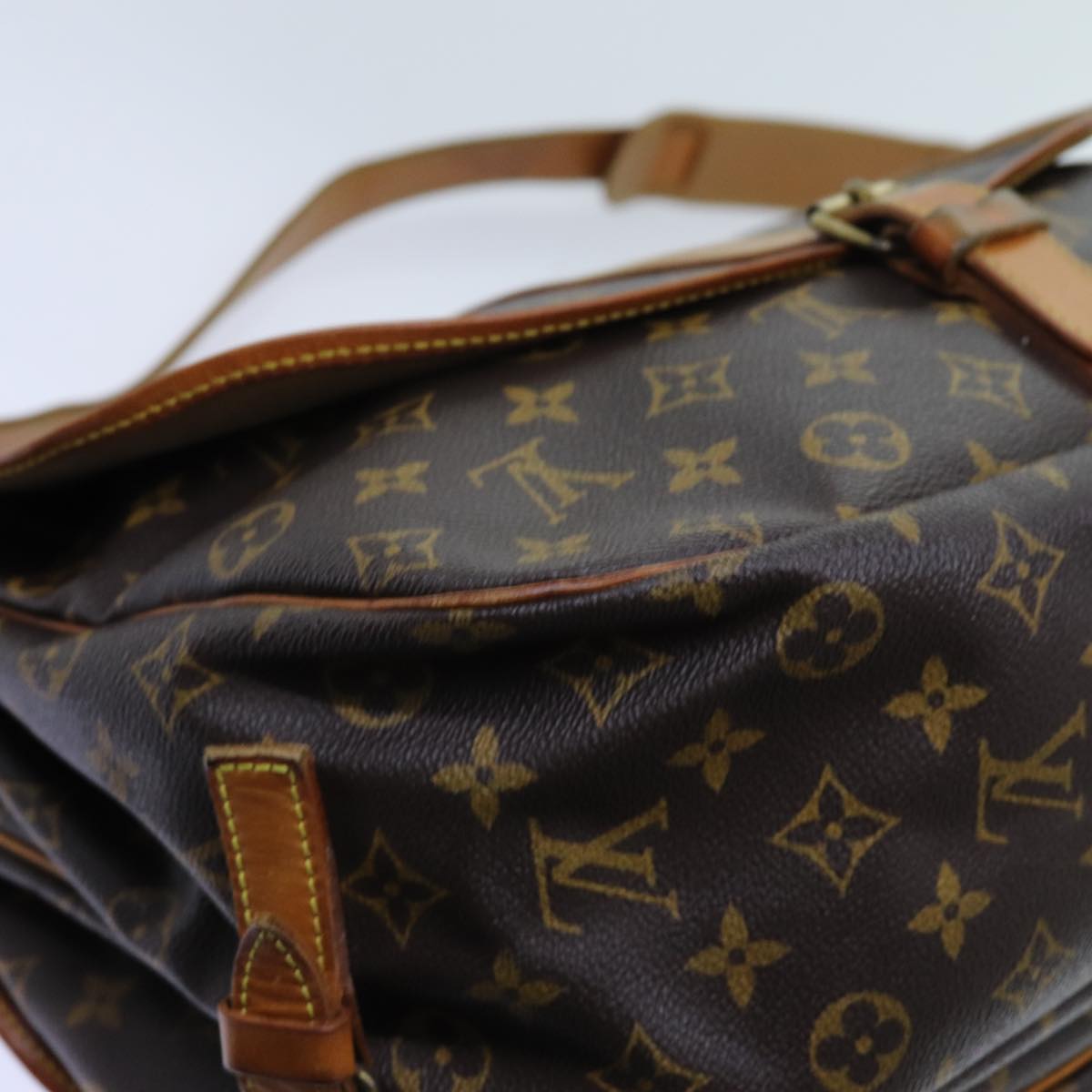 LOUIS VUITTON Monogram Saumur 35 Shoulder Bag M42254 LV Auth 70520