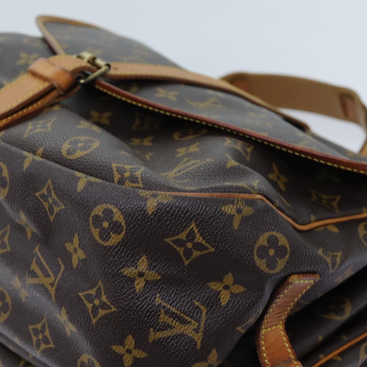 LOUIS VUITTON Monogram Saumur 35 Shoulder Bag M42254 LV Auth 70520