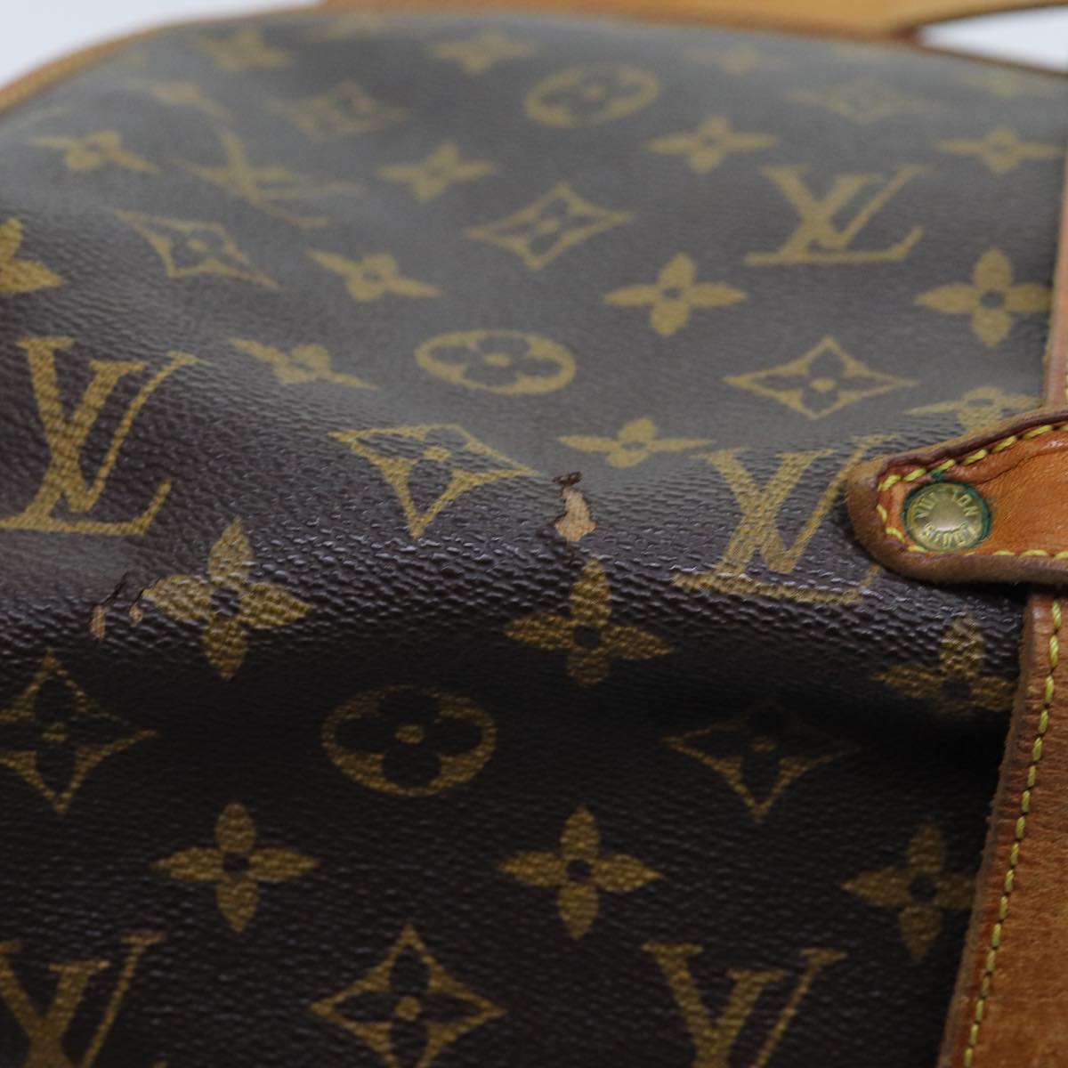 LOUIS VUITTON Monogram Saumur 35 Shoulder Bag M42254 LV Auth 70520