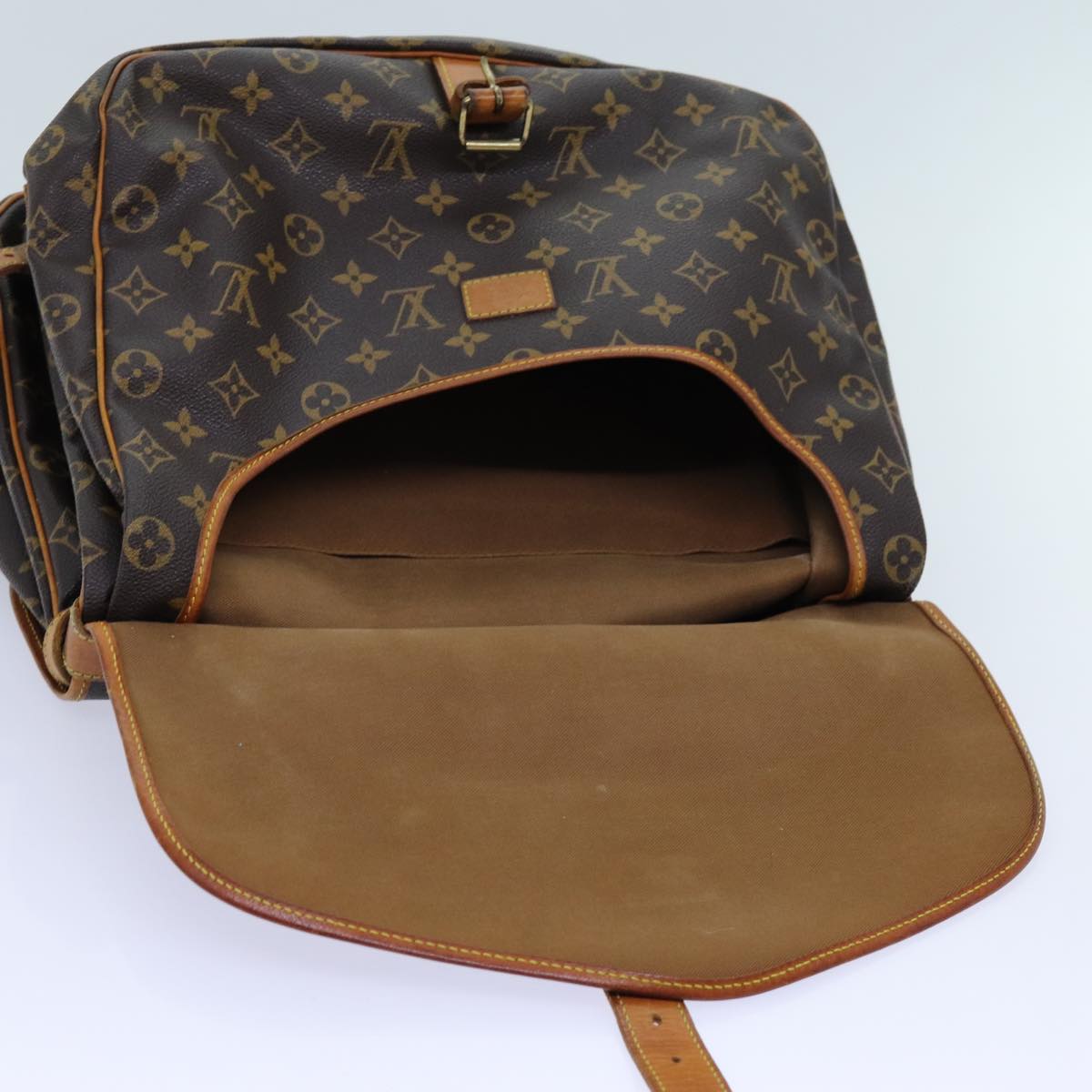 LOUIS VUITTON Monogram Saumur 35 Shoulder Bag M42254 LV Auth 70520