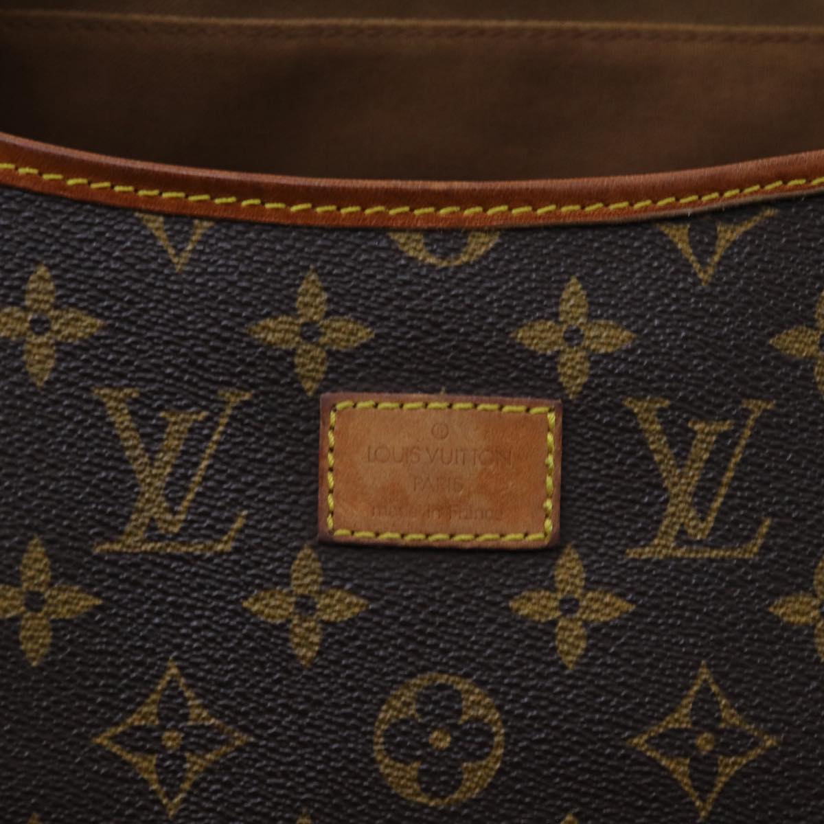 LOUIS VUITTON Monogram Saumur 35 Shoulder Bag M42254 LV Auth 70520