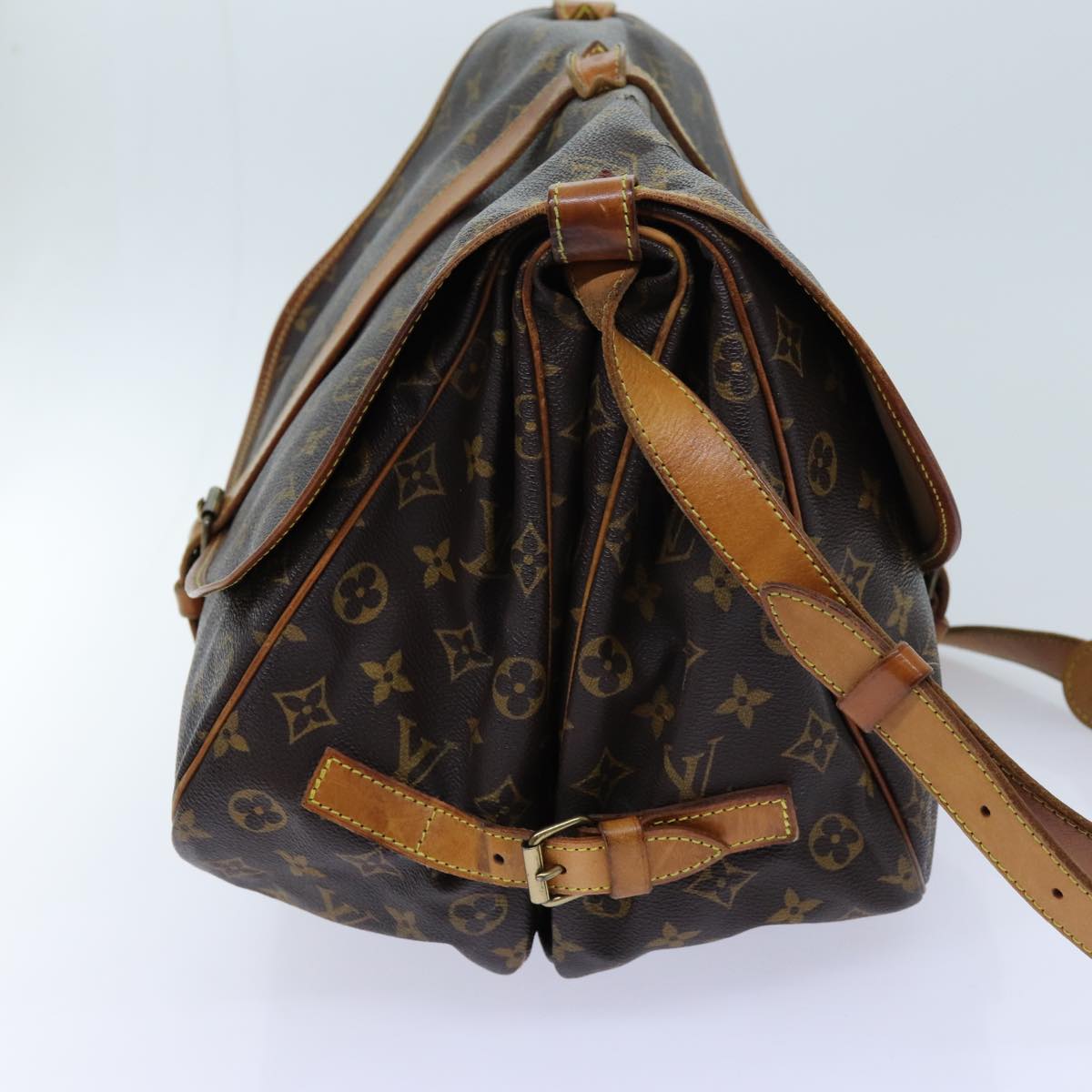 LOUIS VUITTON Monogram Saumur 35 Shoulder Bag M42254 LV Auth 70520