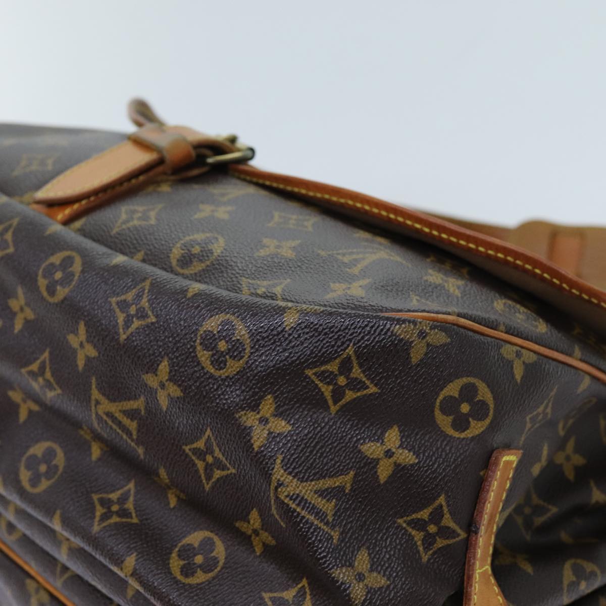 LOUIS VUITTON Monogram Saumur 35 Shoulder Bag M42254 LV Auth 70520