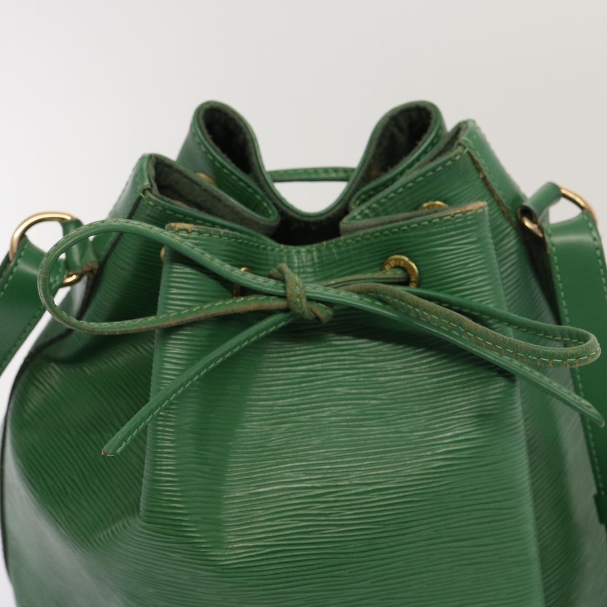 LOUIS VUITTON Epi Petit Noe Shoulder Bag Green M44104 LV Auth 70549