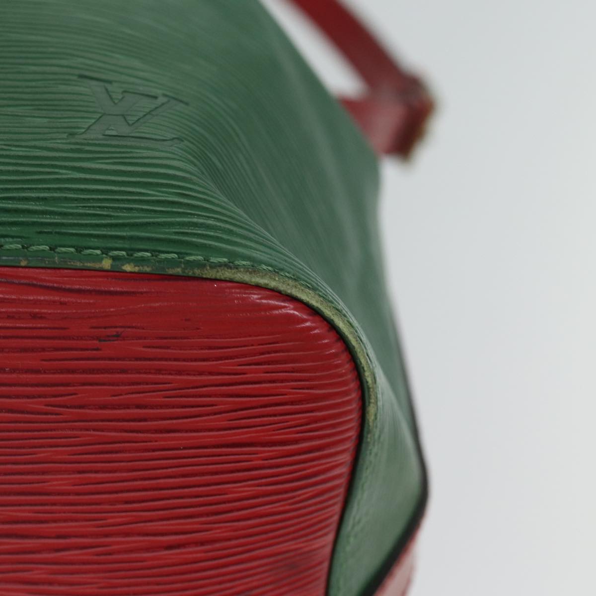 LOUIS VUITTON Epi Petit Noe Shoulder Bag Bicolor Green Red M44147 LV Auth 70552