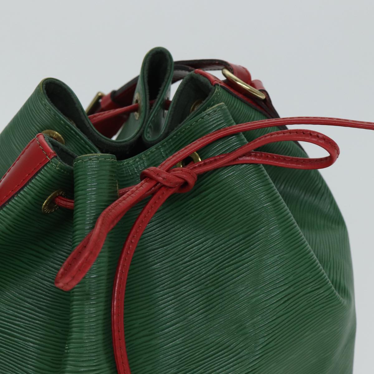 LOUIS VUITTON Epi Petit Noe Shoulder Bag Bicolor Green Red M44147 LV Auth 70552