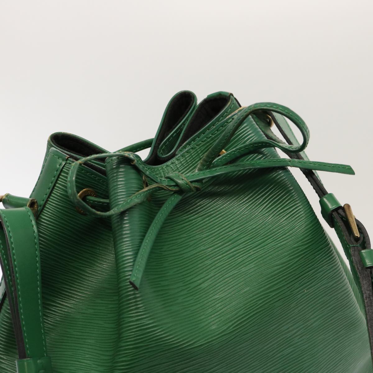 LOUIS VUITTON Epi Noe Shoulder Bag Green M44004 LV Auth 70553