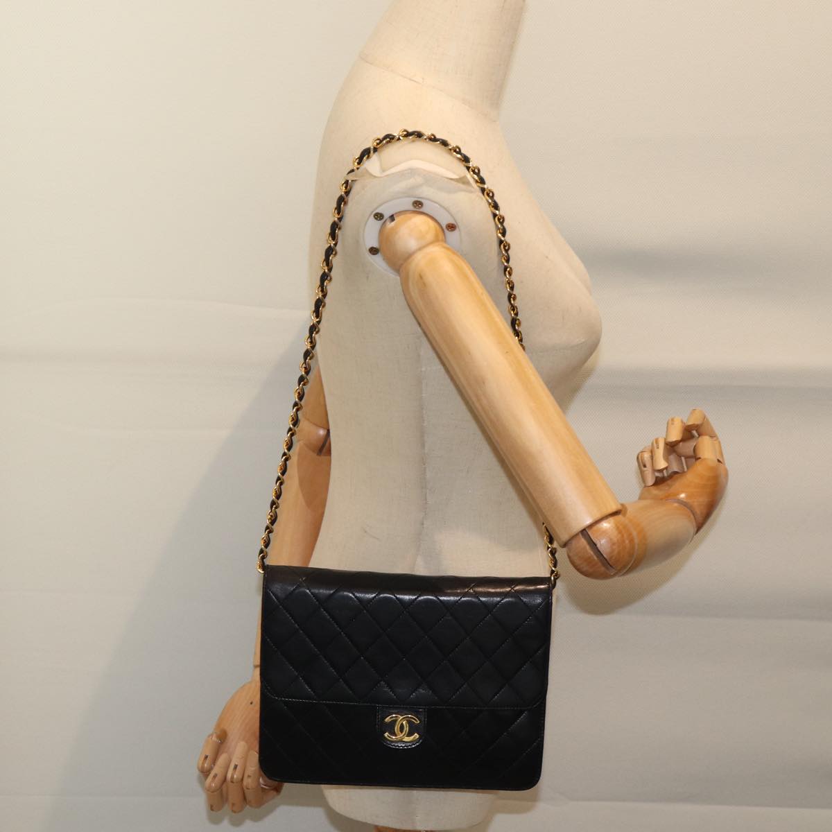 CHANEL Matelasse Chain Shoulder Bag Lamb Skin Black CC Auth 70695