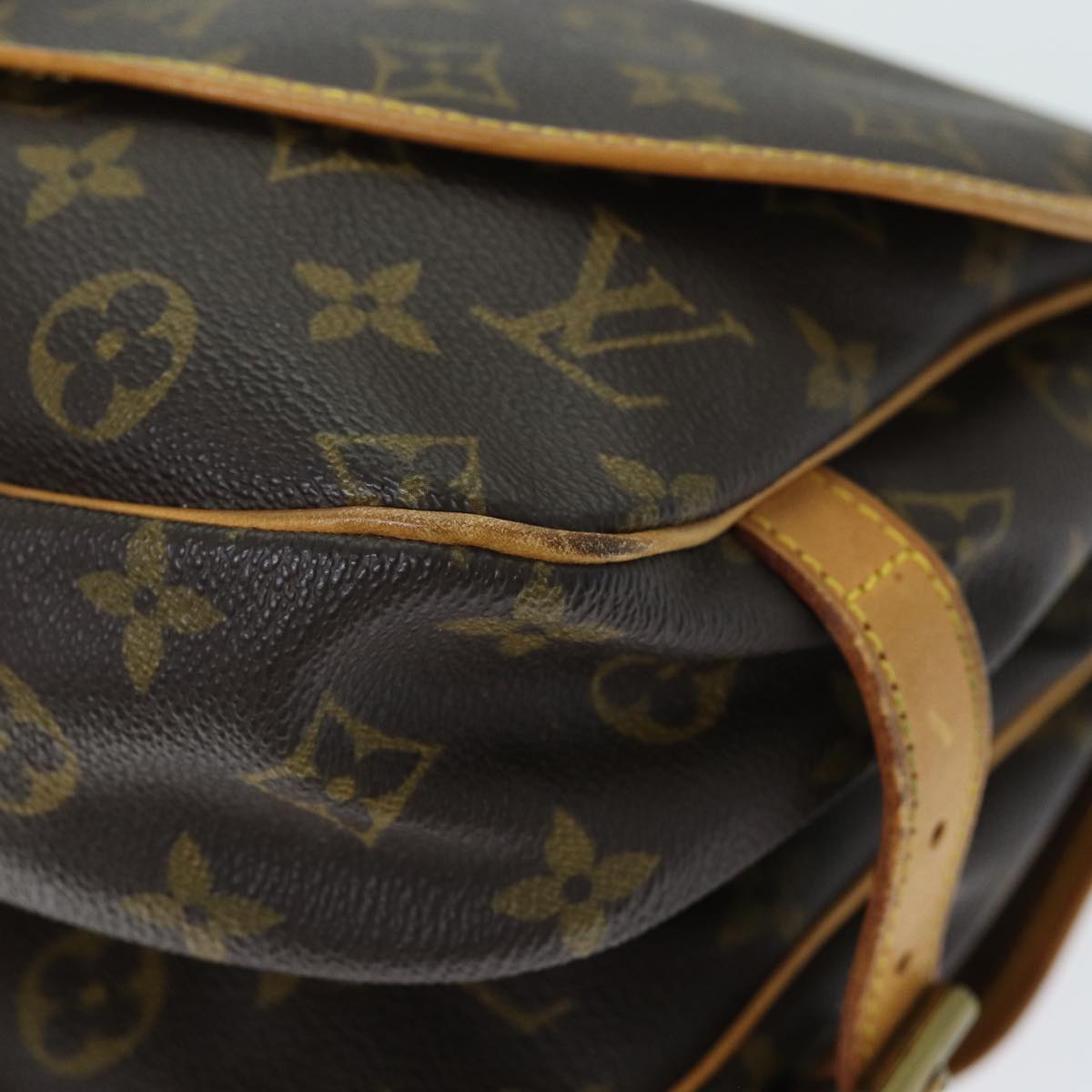 LOUIS VUITTON Monogram Saumur 30 Shoulder Bag M42256 LV Auth 70705