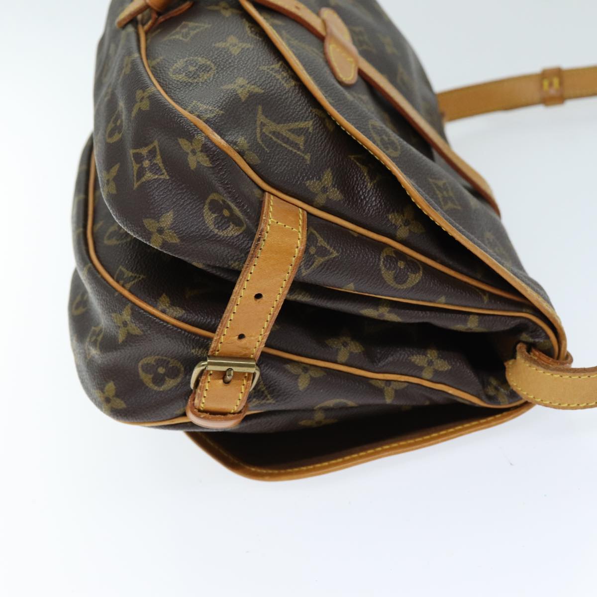 LOUIS VUITTON Monogram Saumur 30 Shoulder Bag M42256 LV Auth 70705