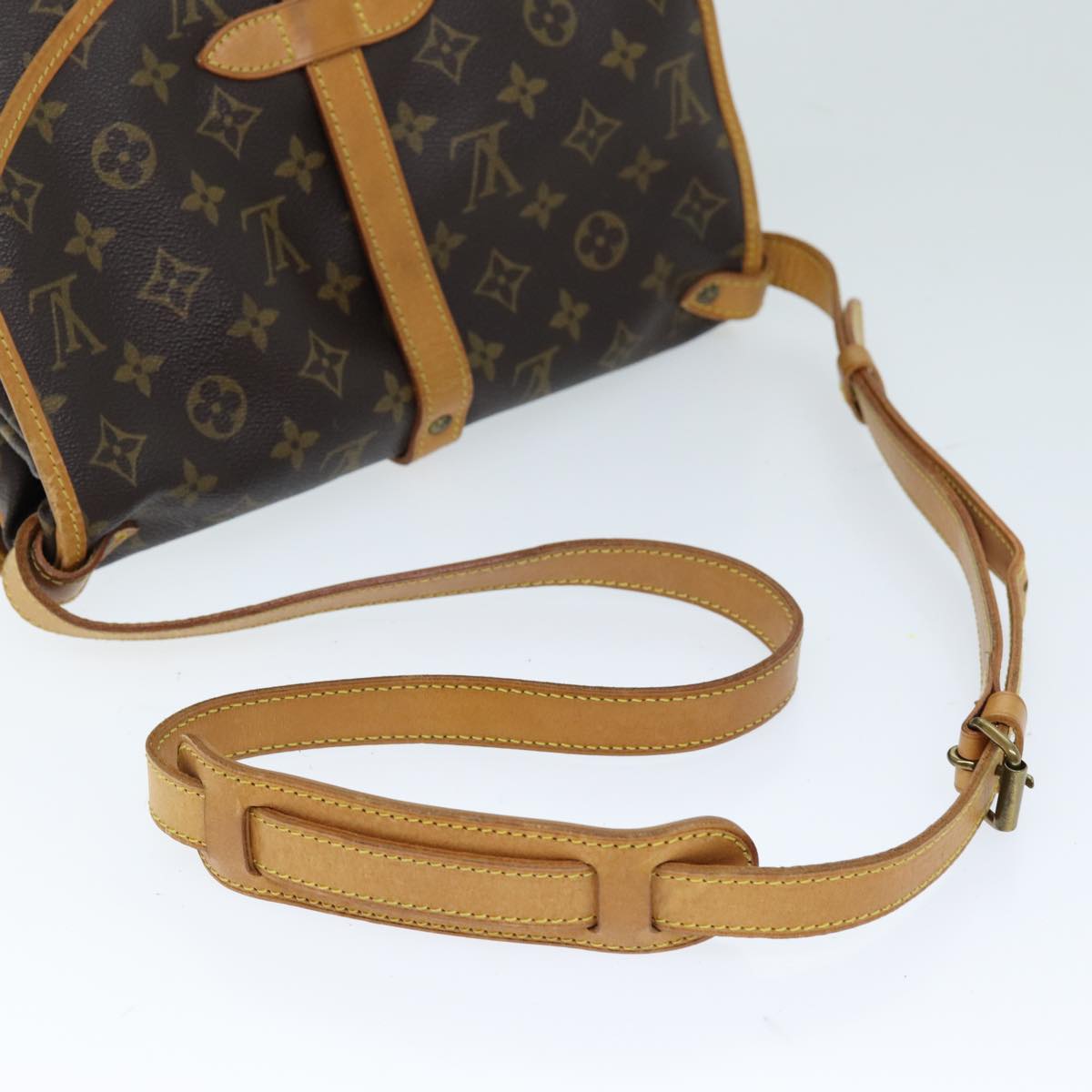 LOUIS VUITTON Monogram Saumur 30 Shoulder Bag M42256 LV Auth 70705