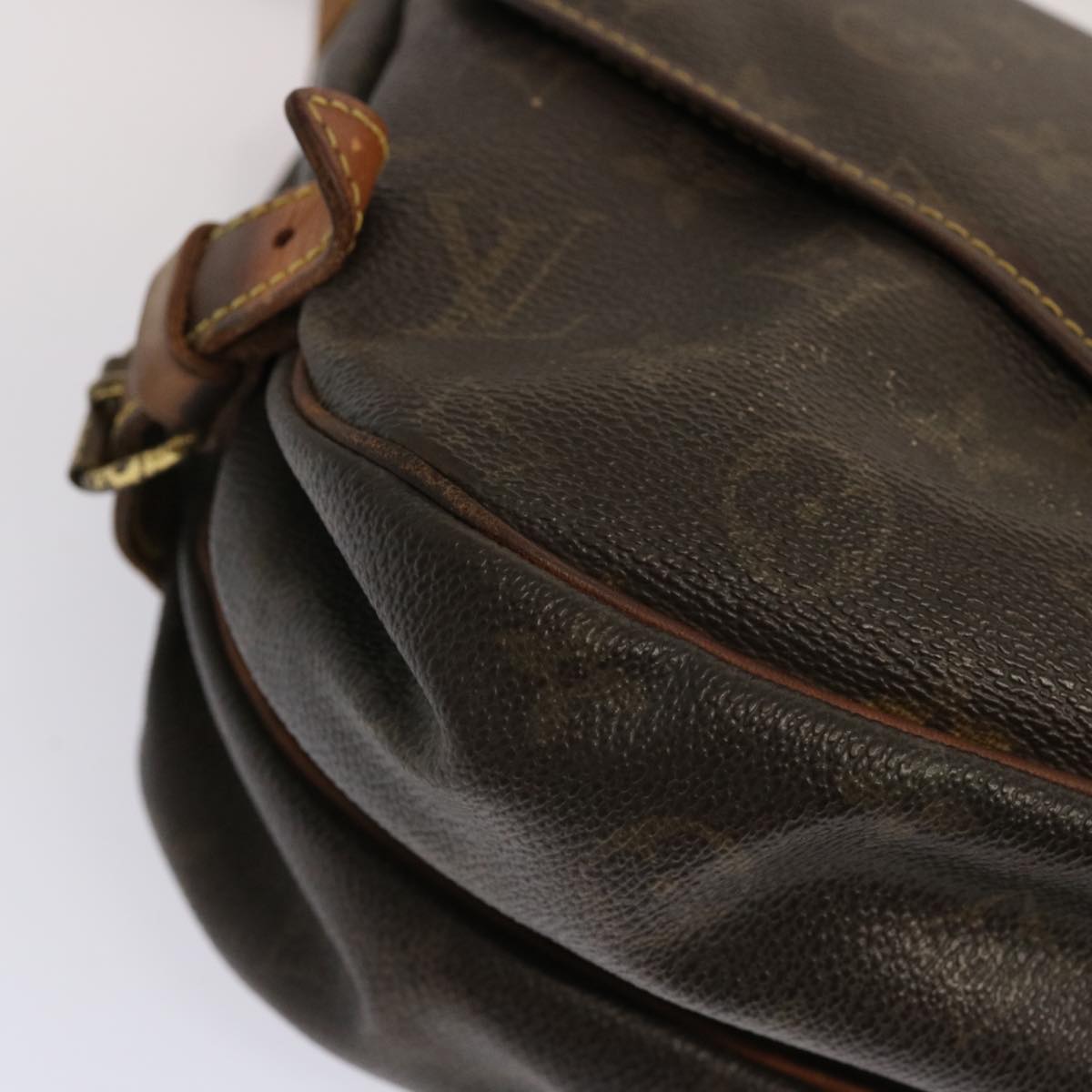 LOUIS VUITTON Monogram Saumur 30 Shoulder Bag M42256 LV Auth 70706