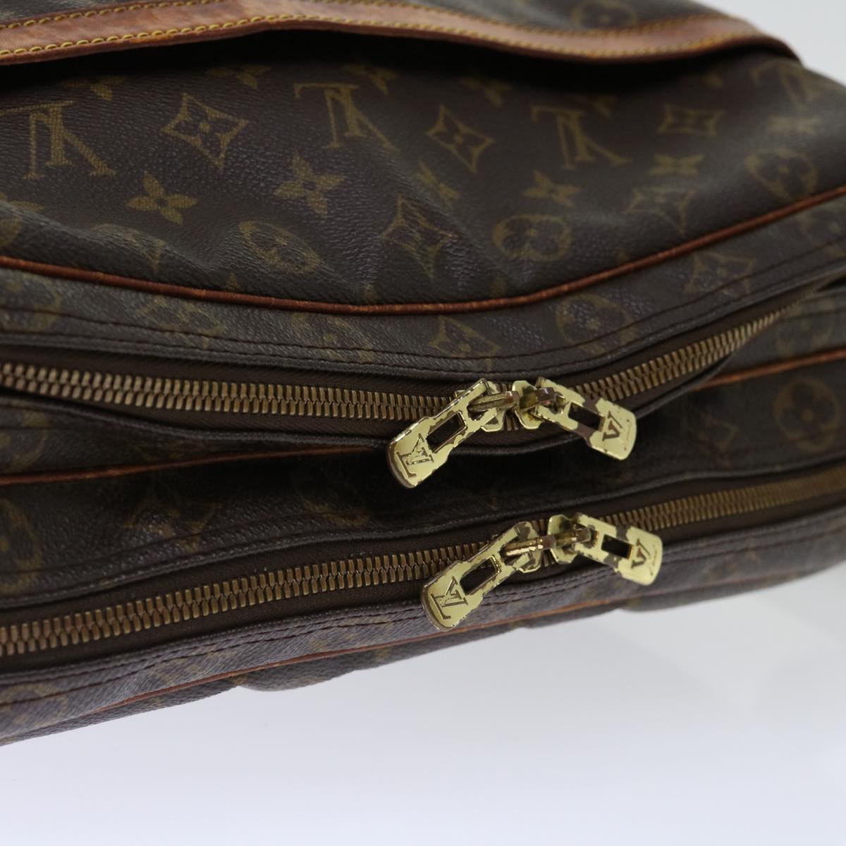 LOUIS VUITTON Monogram Reporter GM Shoulder Bag M45252 LV Auth 70787